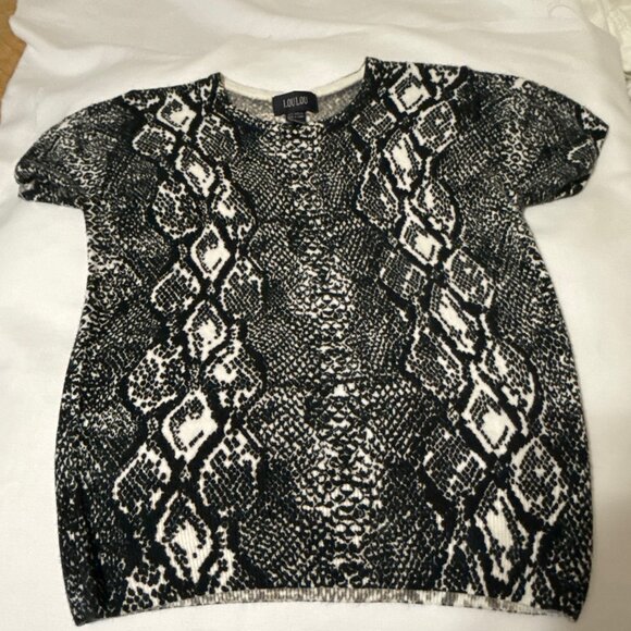 LOULOU SWEATER Short Sleeve Black and White Snake Print Size Large - Picture 1 of 5